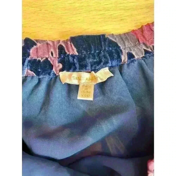 Skies Are Blue Off Shoulder Shirt size XSP - Picture 2 of 7